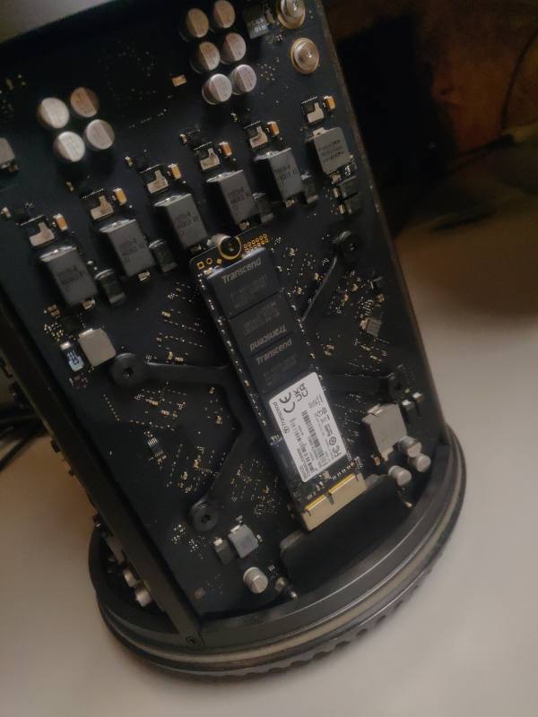 Macpro internals with ssd 2026-02-15-15-25-31-714